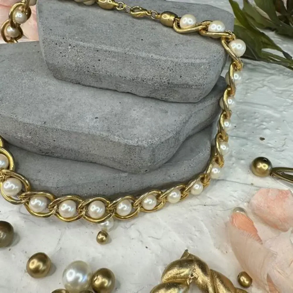 Vintage Gold Tone Faux Pearl‎ 18